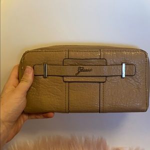 A guess Wallet